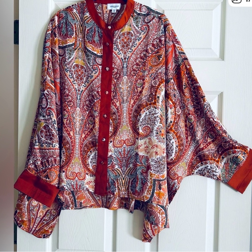 Oversized flowy top